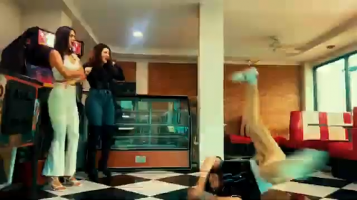 YeikLawsonRodriguezCostaRicasCallCenterRapBreakdancingcommerical10.png