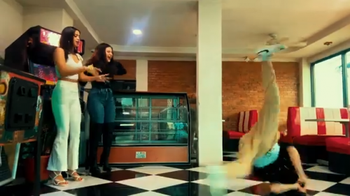 YeikLawsonRodriguezCostaRicasCallCenterRapBreakdancingcommerical4.png