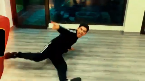 YeikLawsonRodriguezCostaRicasCallCenterRapBreakdancingcommerical6.png