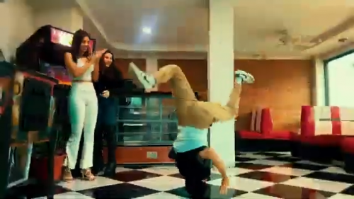 YeikLawsonRodriguezCostaRicasCallCenterRapBreakdancingcommerical9.png